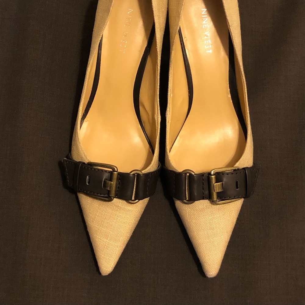 Perfect for work! Nine West kitten heels in linen with buckle detail. Size 7